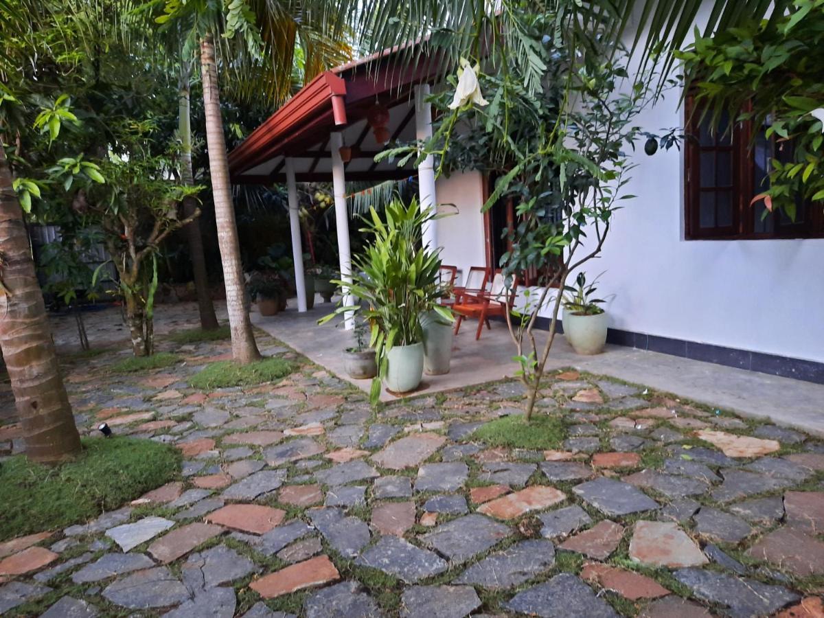 Eagle Homestay Tangalle Exterior foto